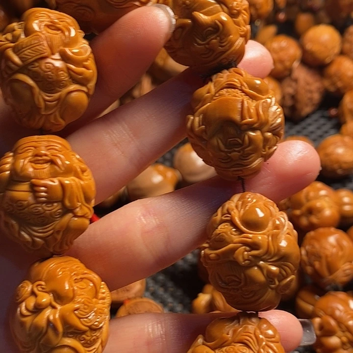 吊坠橄榄核/*言八方财神