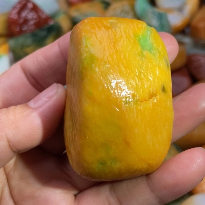 翡翠未镶嵌颈饰缅甸