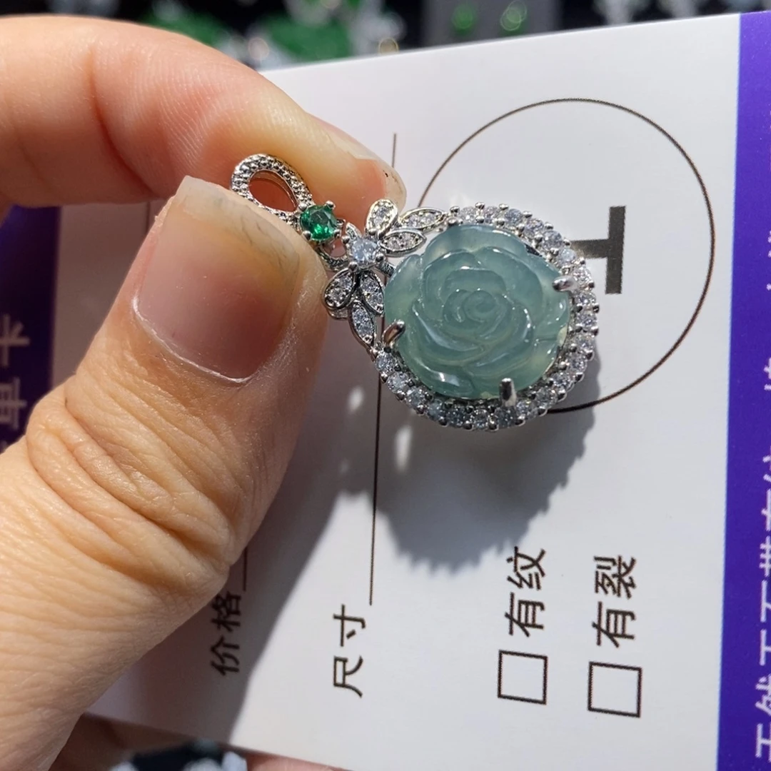 翡翠未镶嵌颈饰翡翠