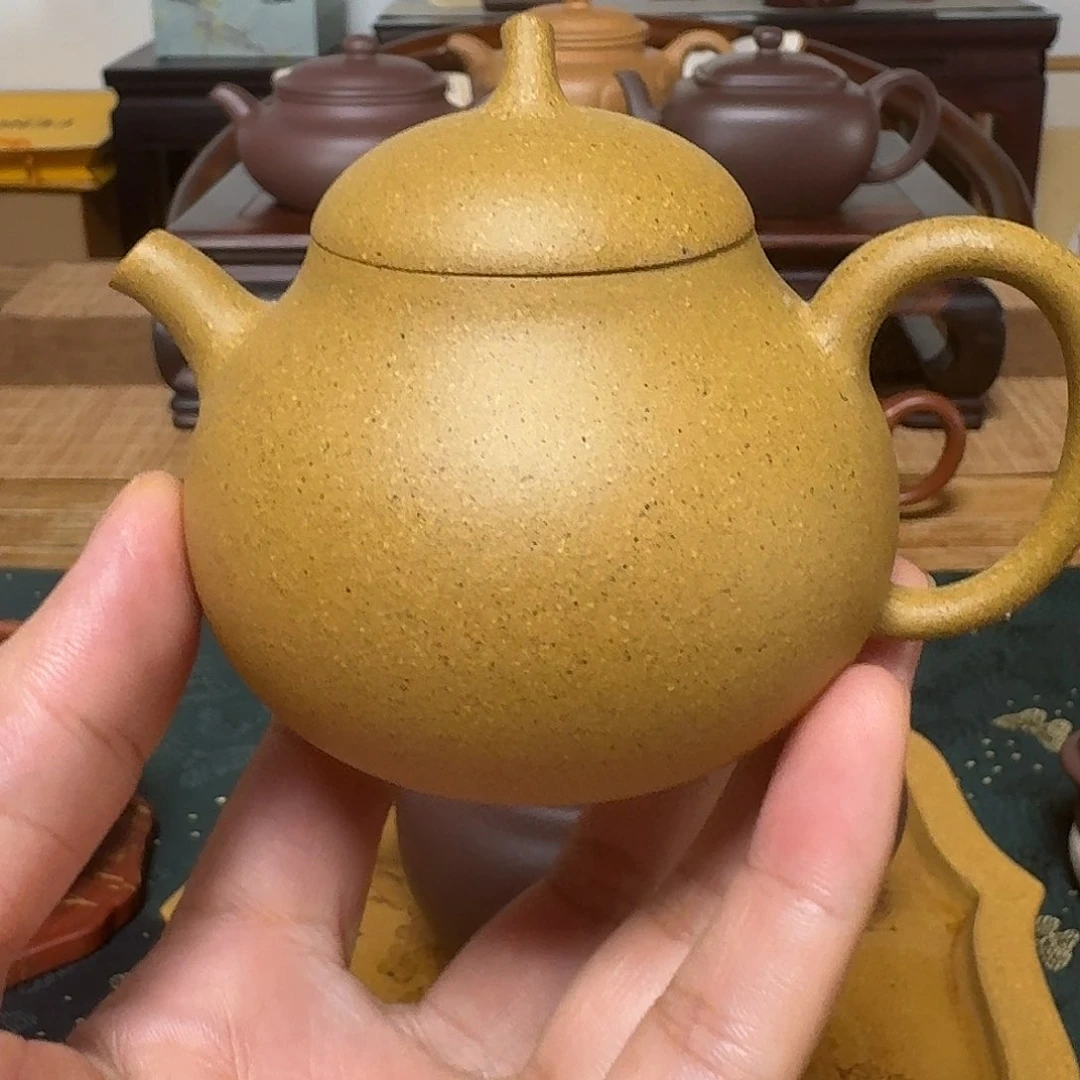 茶壶紫砂小茄瓜壶，黄金段