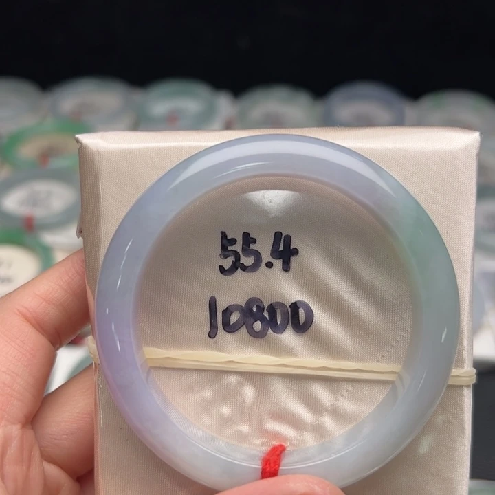 翡翠未镶嵌手镯A货