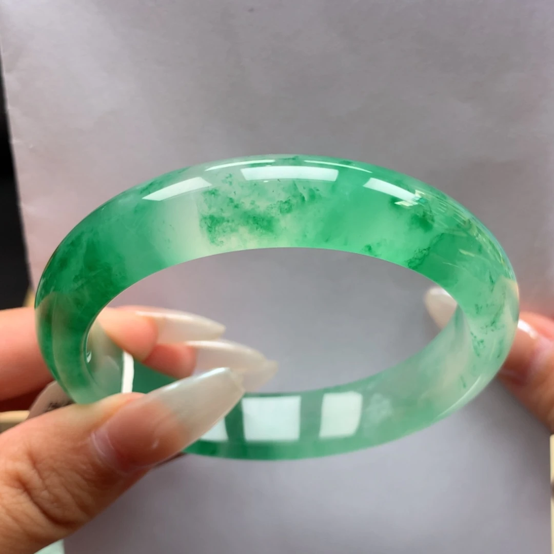 【闪购商品】未镶嵌手镯石英质玉