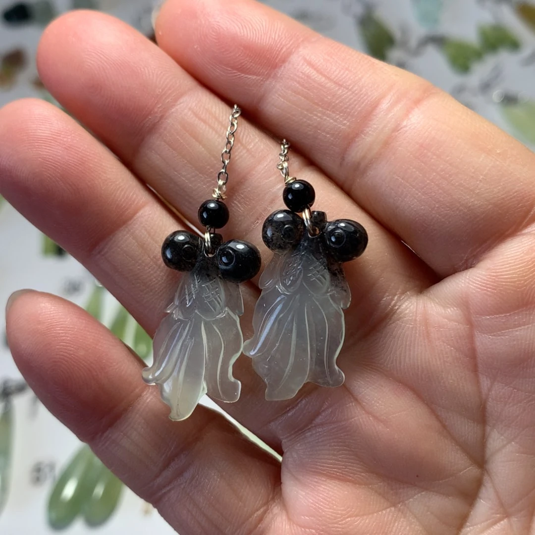 蛇纹石玉耳环未镶嵌