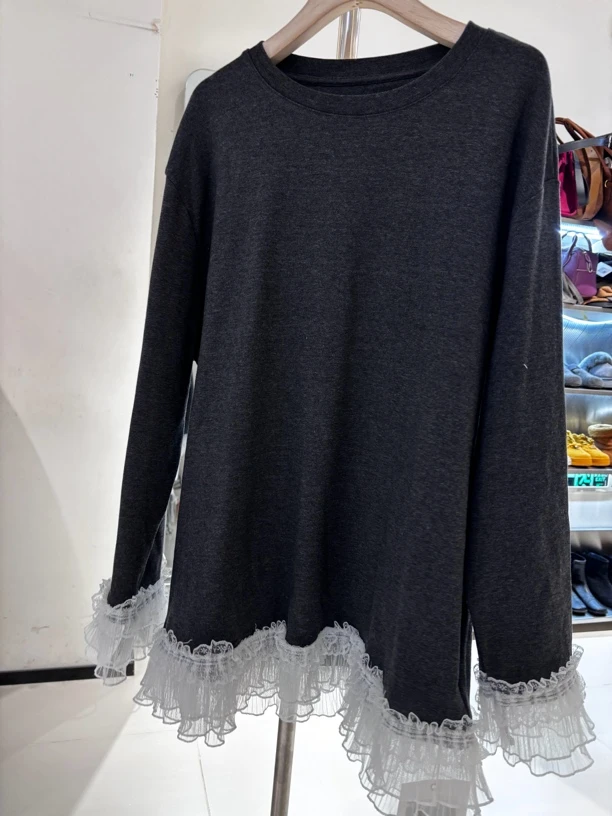 小公主！深灰色蛋糕边蕾丝T恤