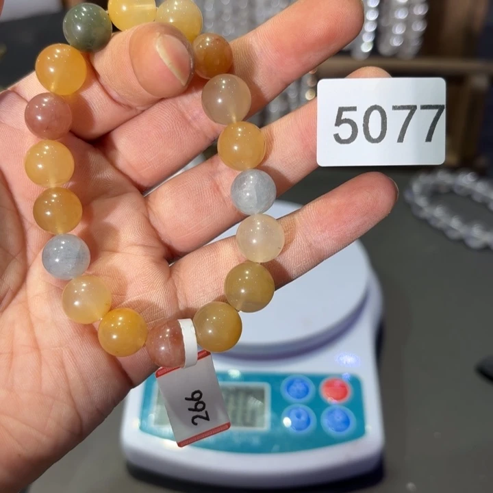 穆***藏黄晶未镶嵌大型摆件（非配饰）