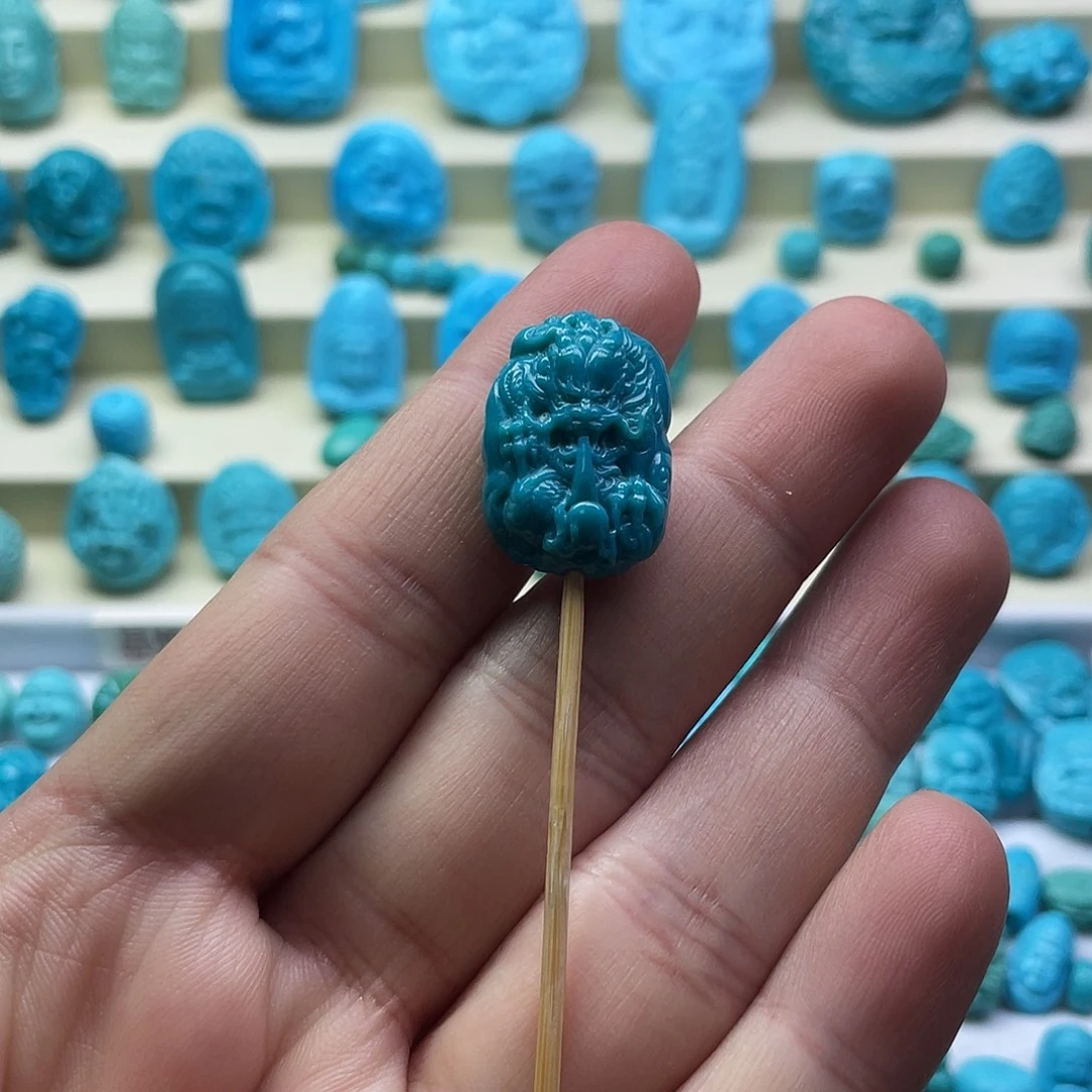 绿松石未镶嵌颈饰