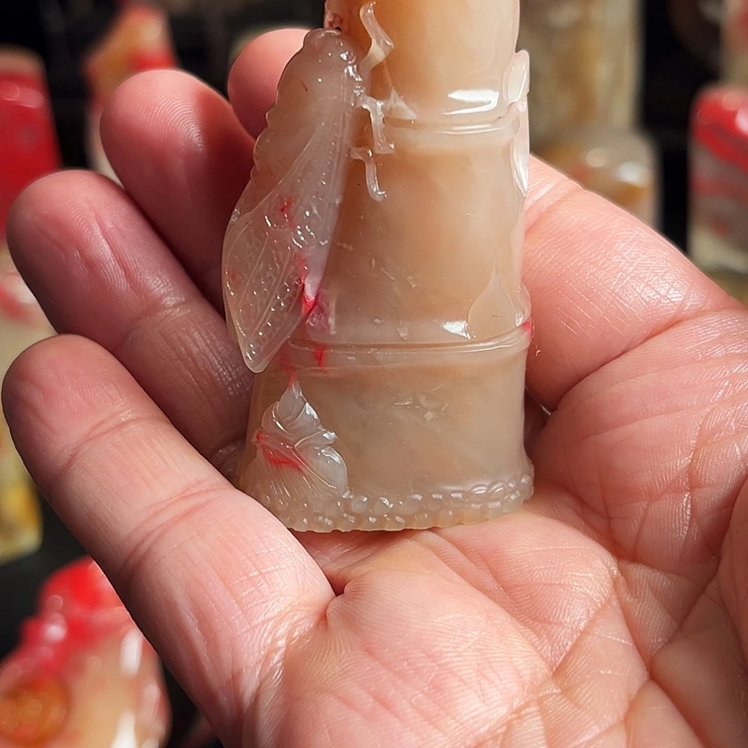 其他巴林石巴林藕粉冻鸡血石雕件