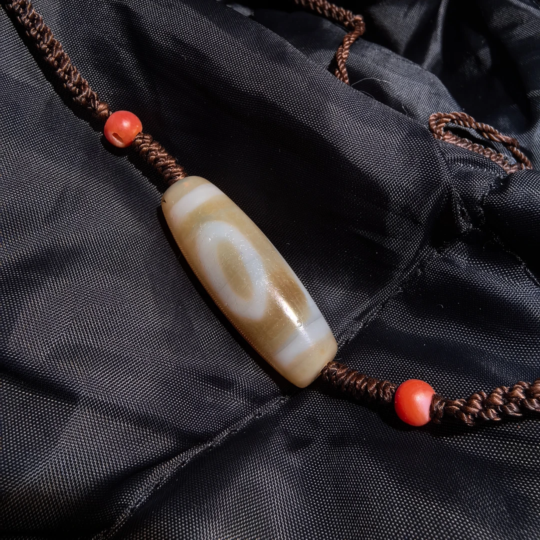 千岁措思两眼精工