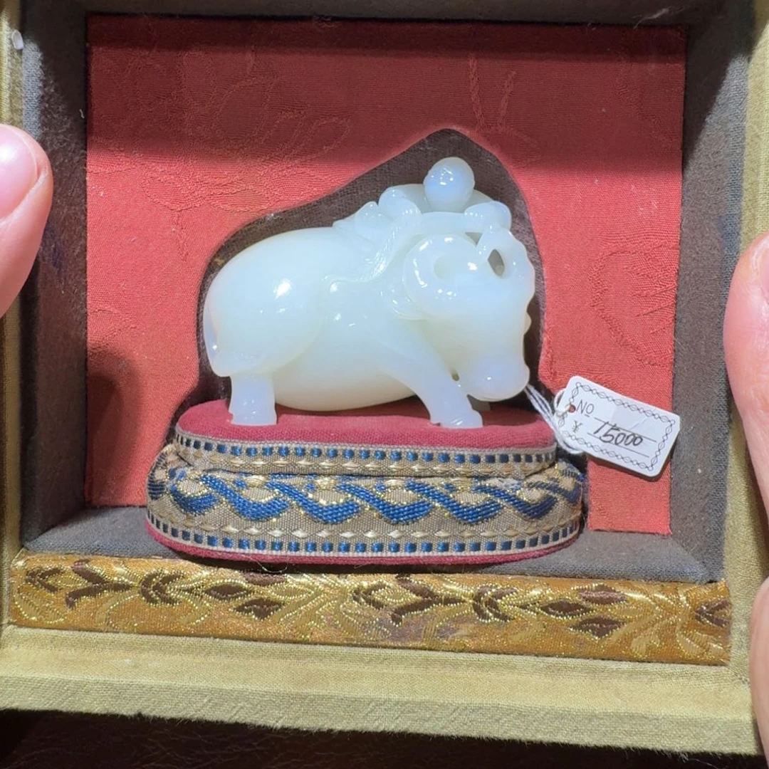 和田玉未镶嵌把件