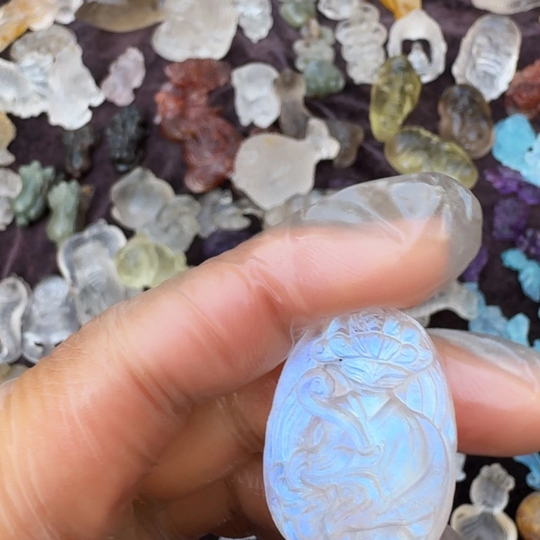 爱***猫未镶嵌紫晶颈饰海