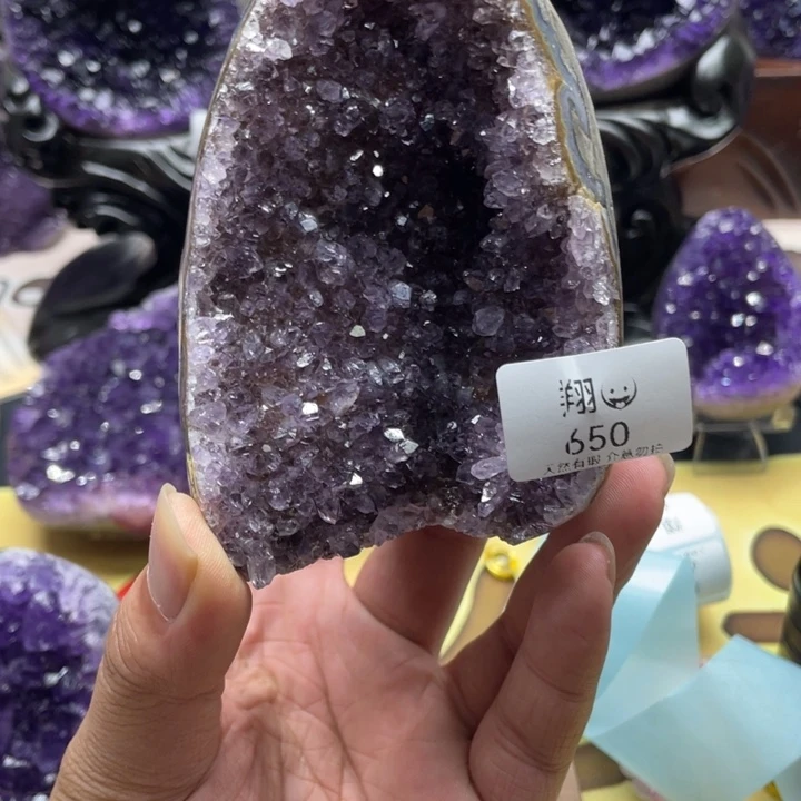 未镶嵌水晶大型摆件（非配饰）