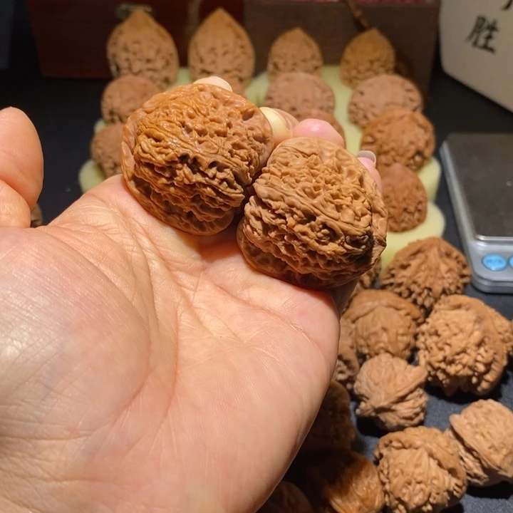 文玩核桃吊坠南疆石