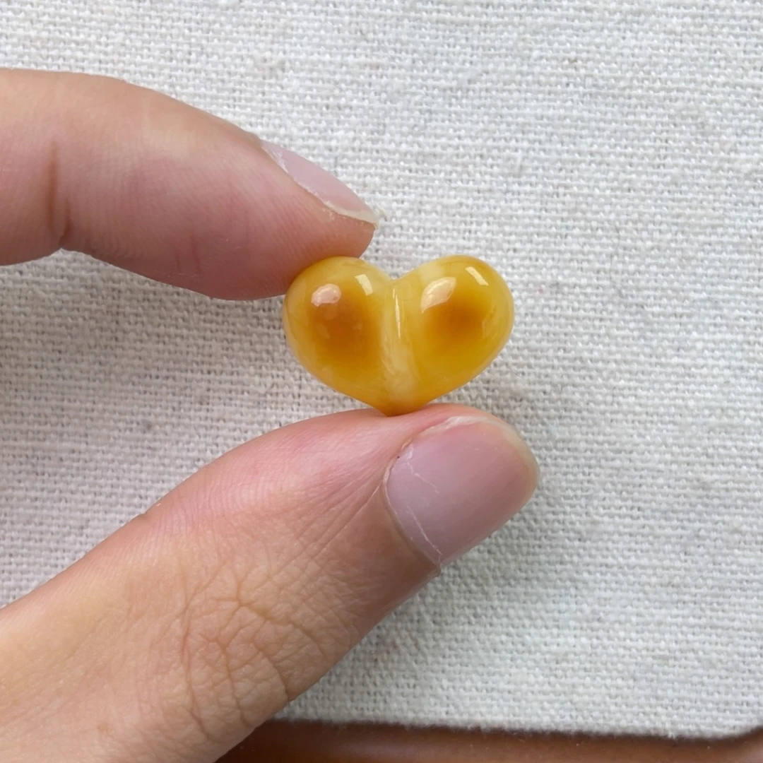 琥珀未镶嵌珠宝奇石屁桃