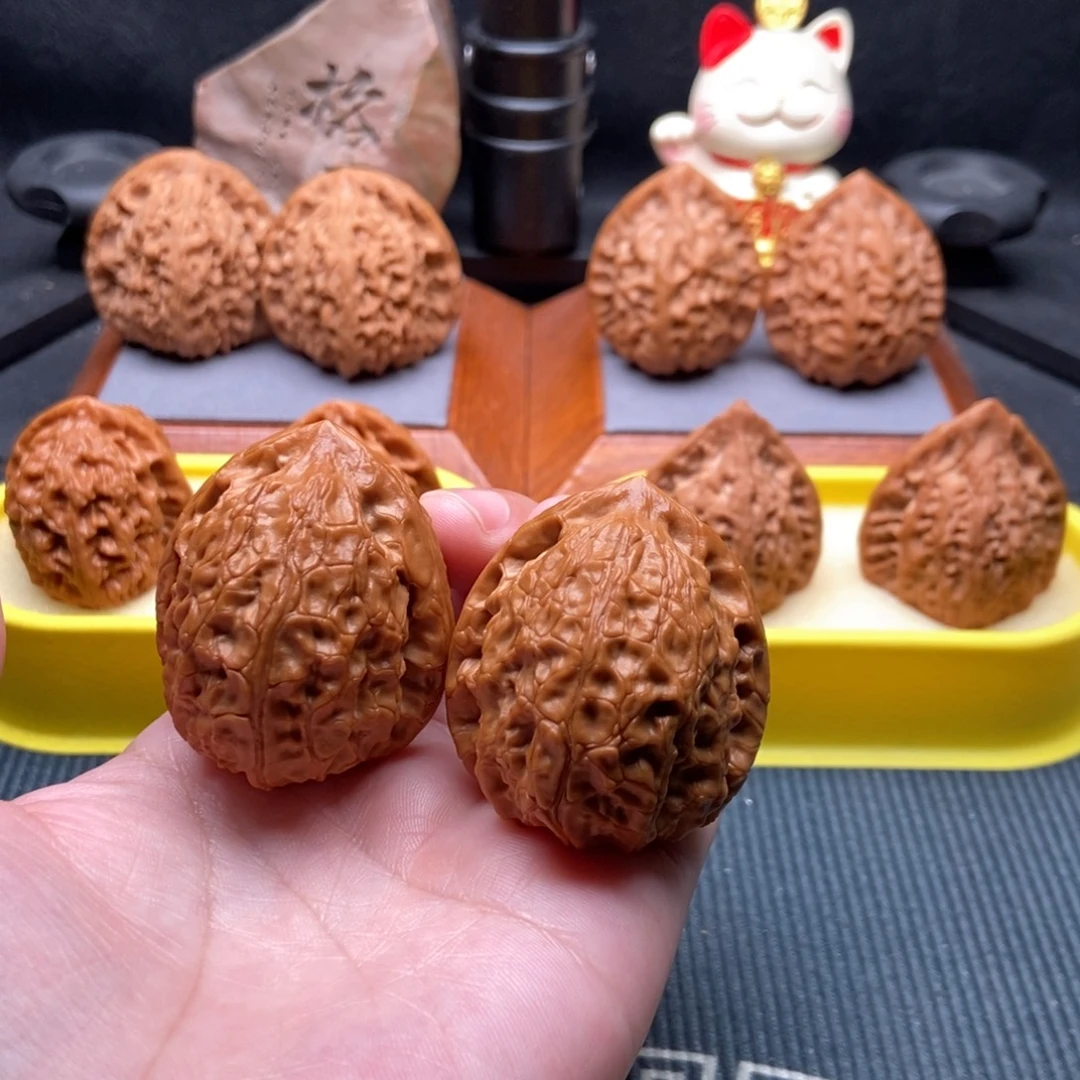 文玩核桃吊坠穿山甲