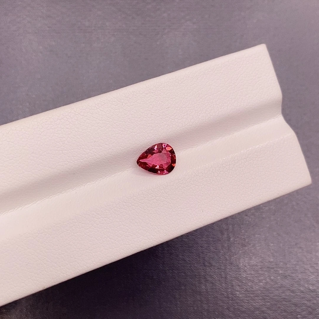 未镶嵌裸石碧玺0.95克拉