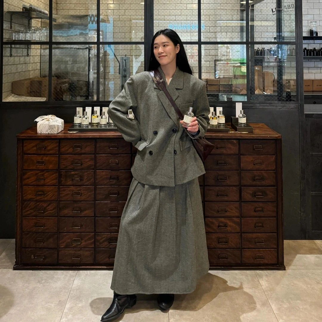 韩版毛呢西装套装女秋冬新款时尚通勤加厚夹棉西服外套半裙两件套