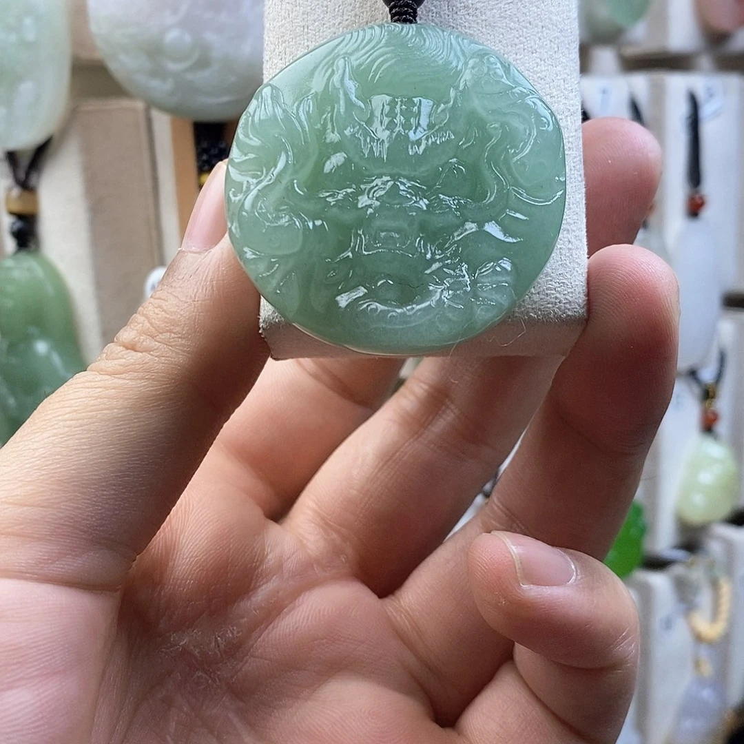 未镶嵌东陵石颈饰