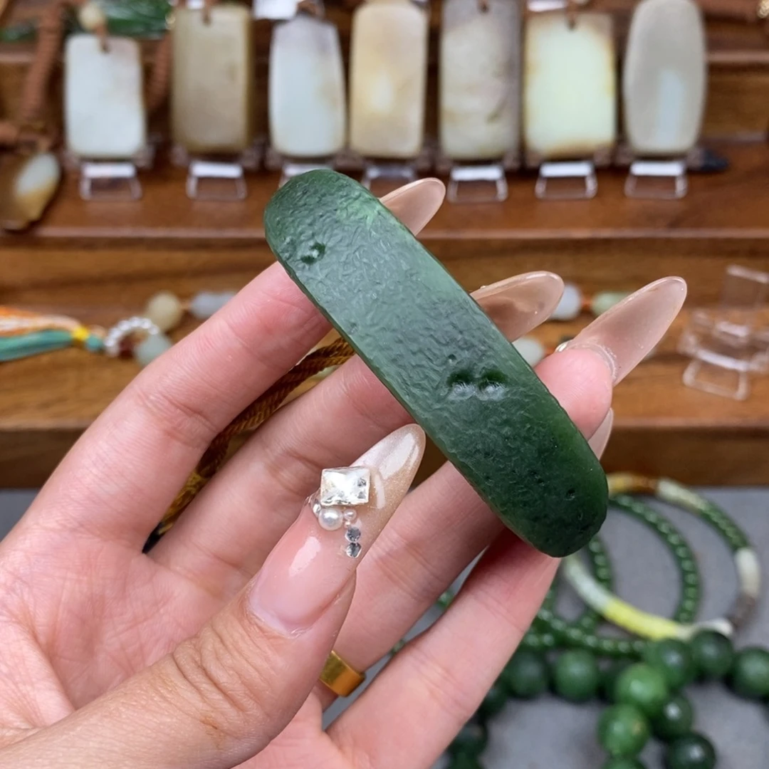 和田玉颈饰未镶嵌没*系