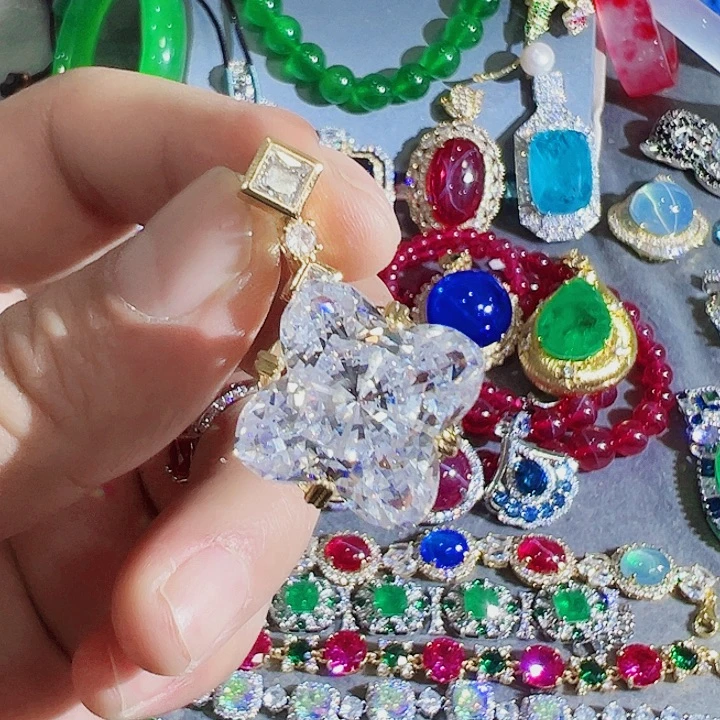 非金属红色满钻镶嵌大宝贝