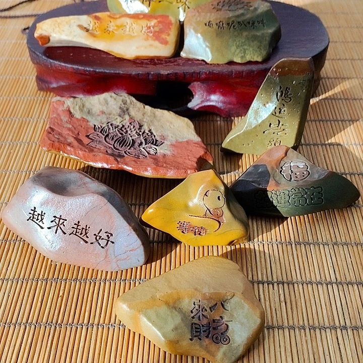 e***悠原石雕刻工艺品手把摆件