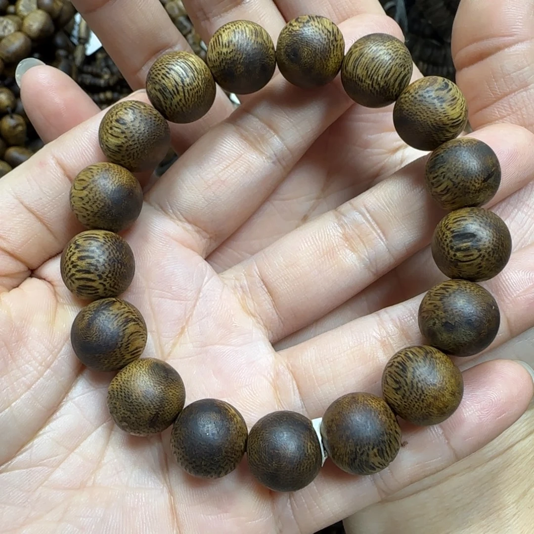 手串沉香莺歌绿多样性发货一条卡13-15克