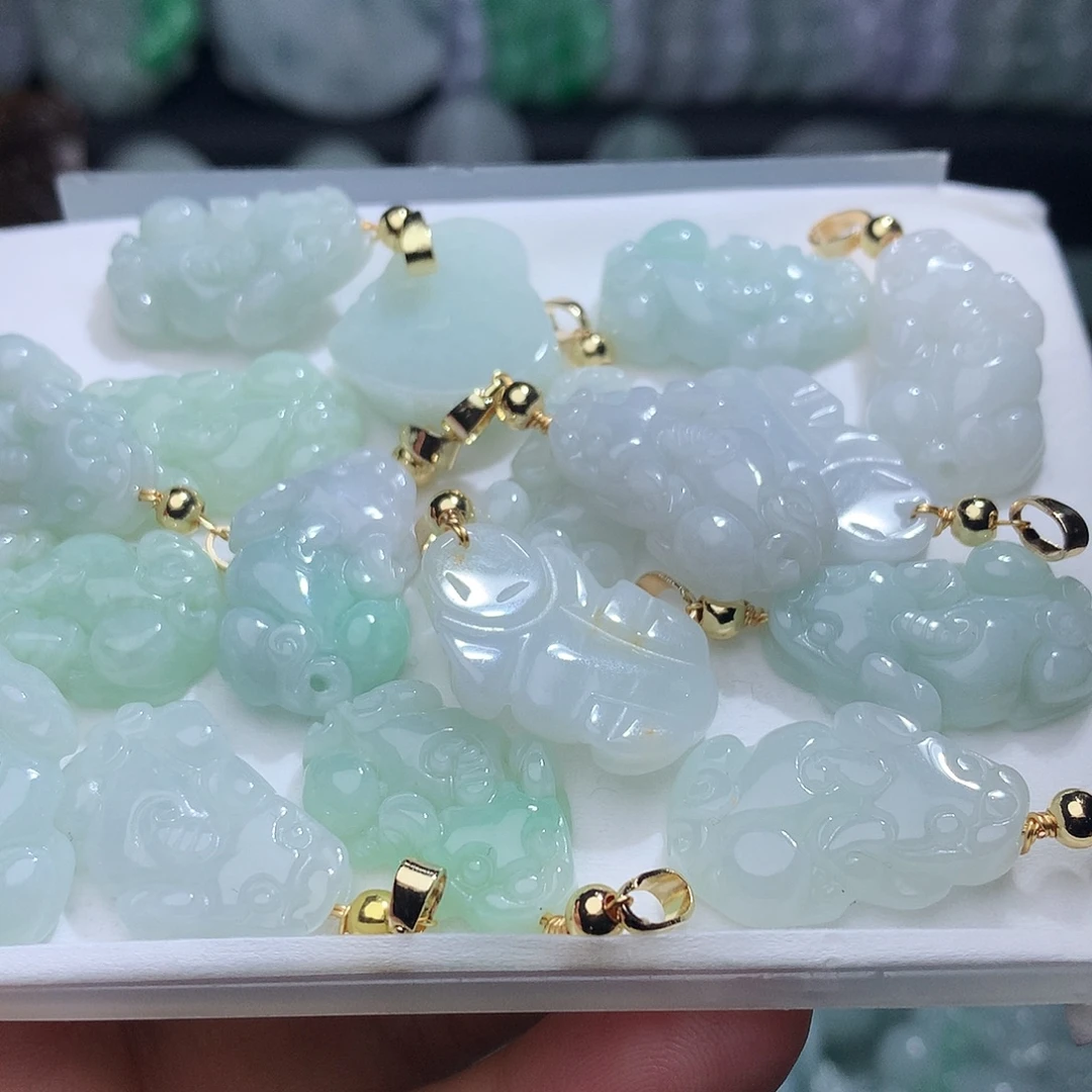 翡翠未镶嵌颈饰多样性发1个