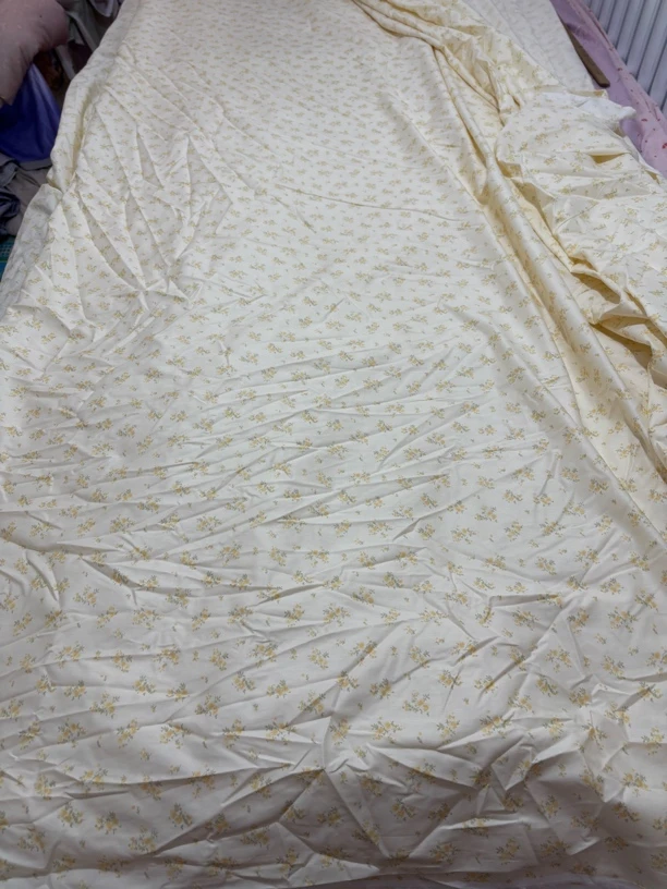 【红红家纺二店】加厚斜纹铂金凯丽米黄色小碎花