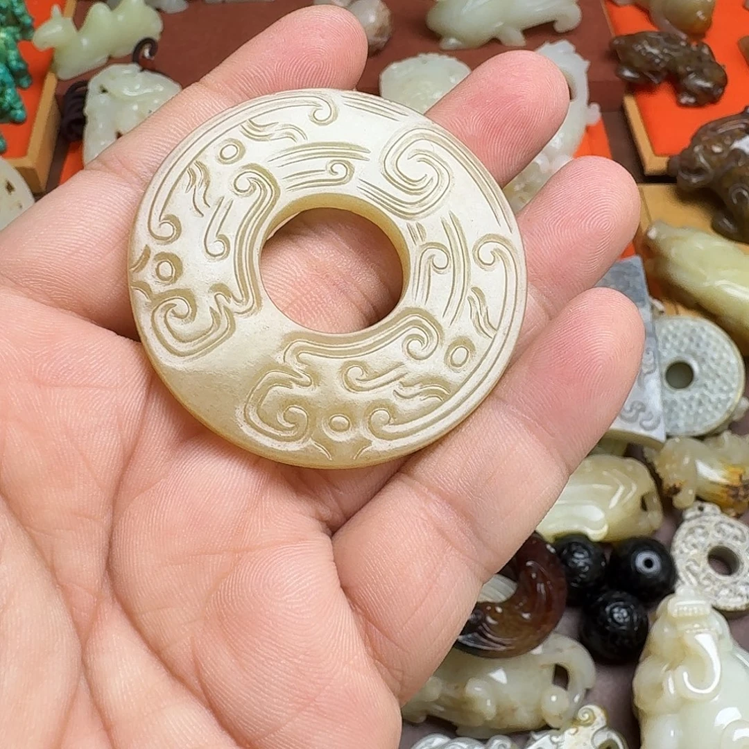 渝***鲜和田玉（糖玉）未镶嵌挂件