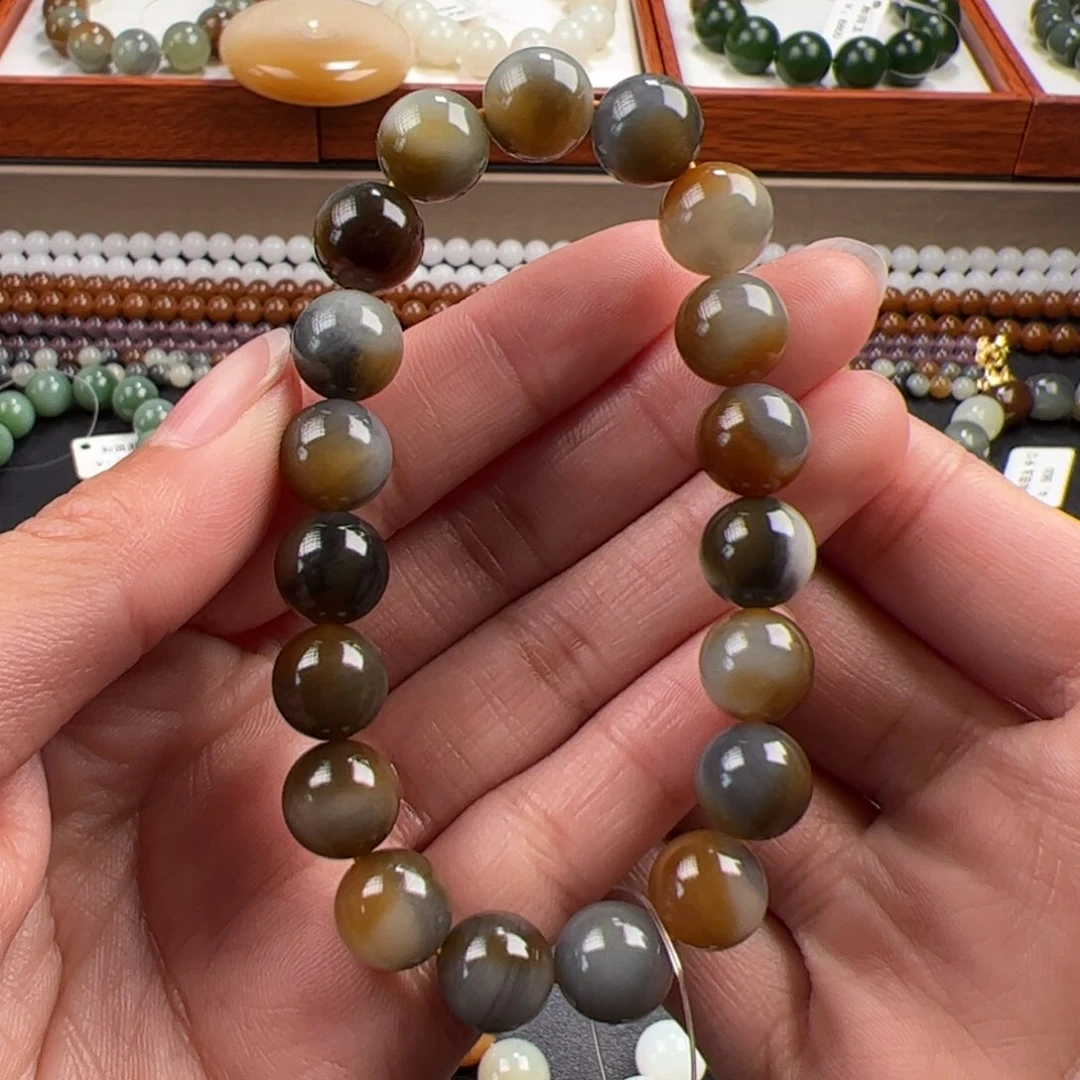 和田玉颗颗三色楼兰精品卡10未镶嵌