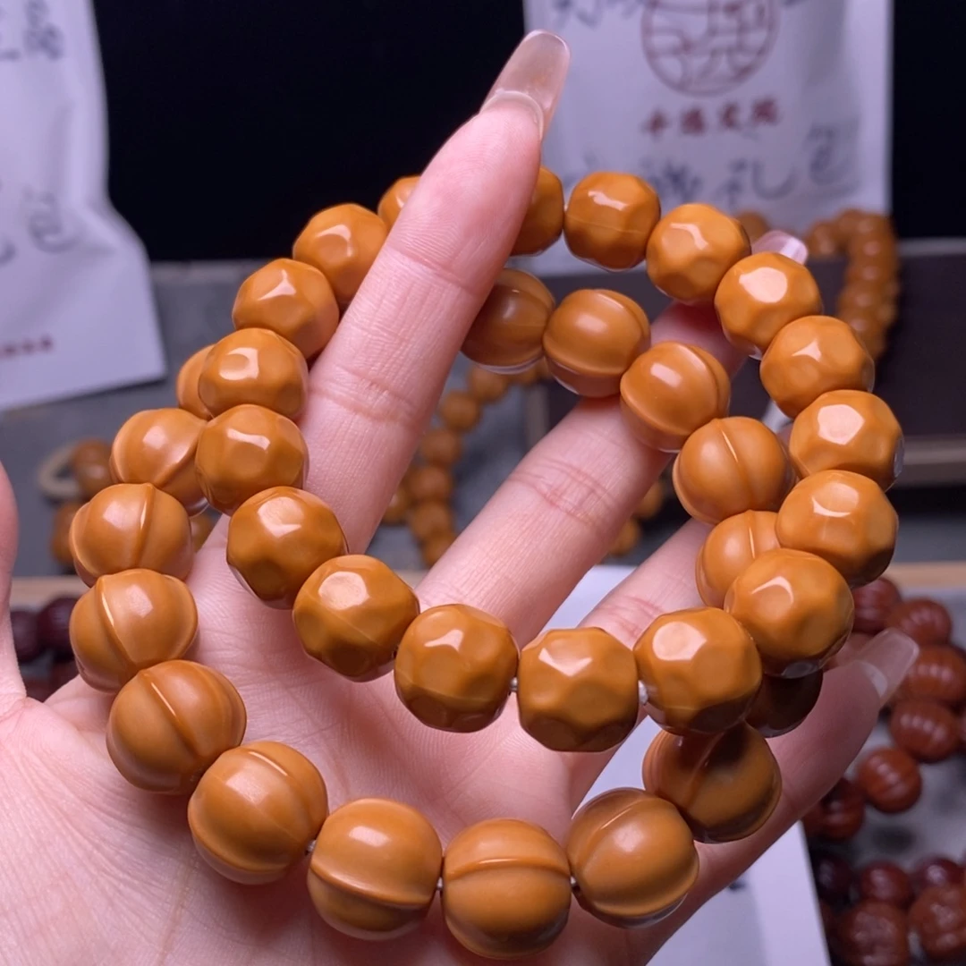 文玩核桃手串鲨鱼奶酪