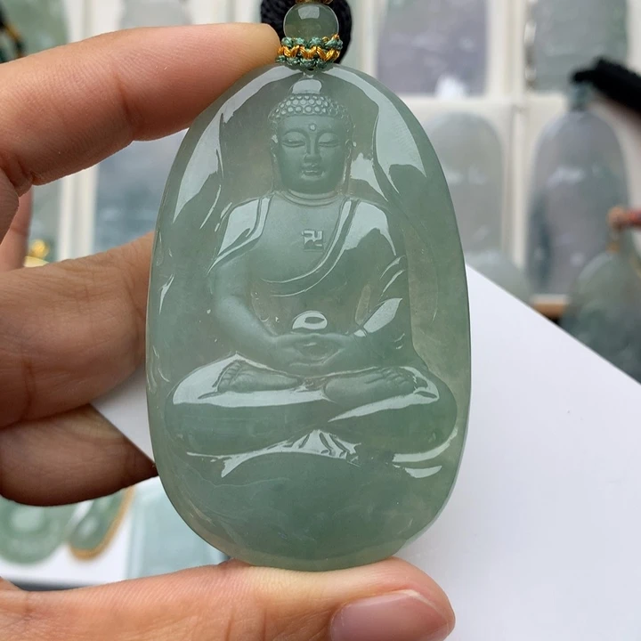 翡翠未镶嵌颈饰大日如来