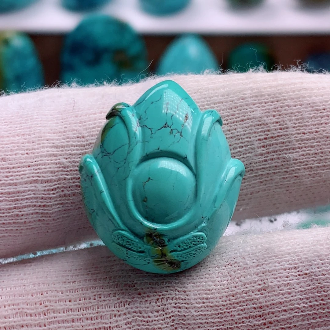 绿松石未镶嵌珠宝奇石