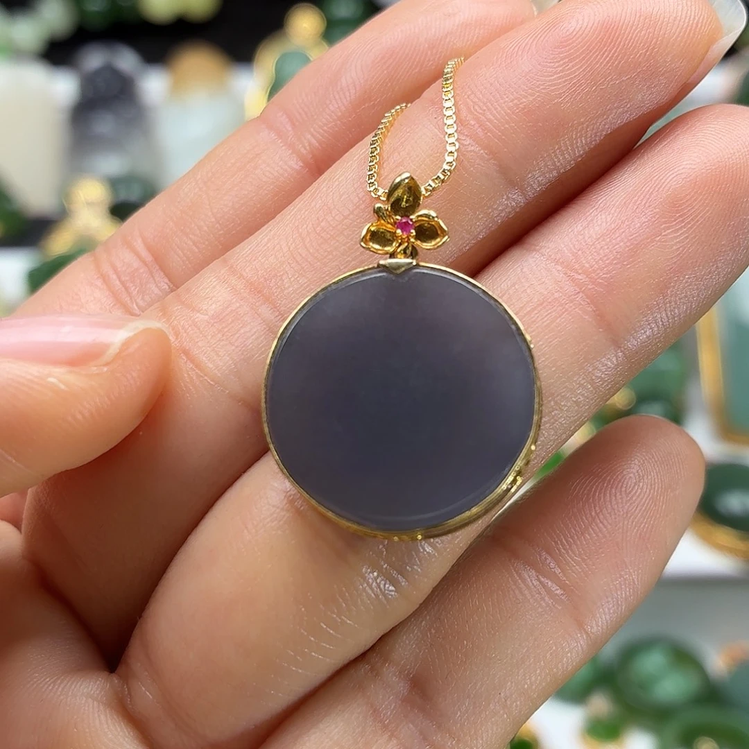 和田玉18K金镶嵌颈饰