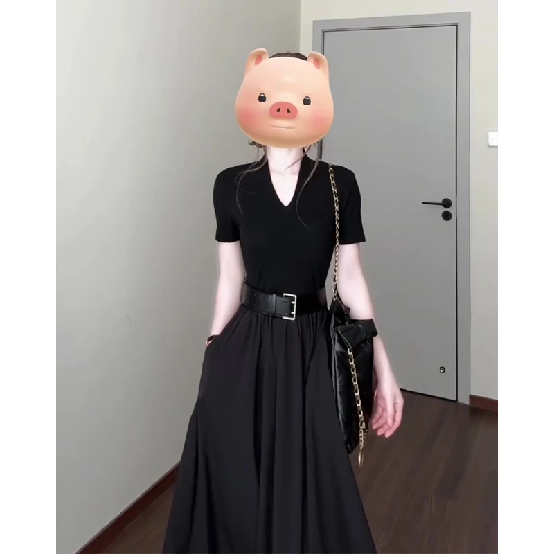 设计感V领连衣裙女2025夏季韩系穿搭短袖收腰褶皱中长款百搭裙子