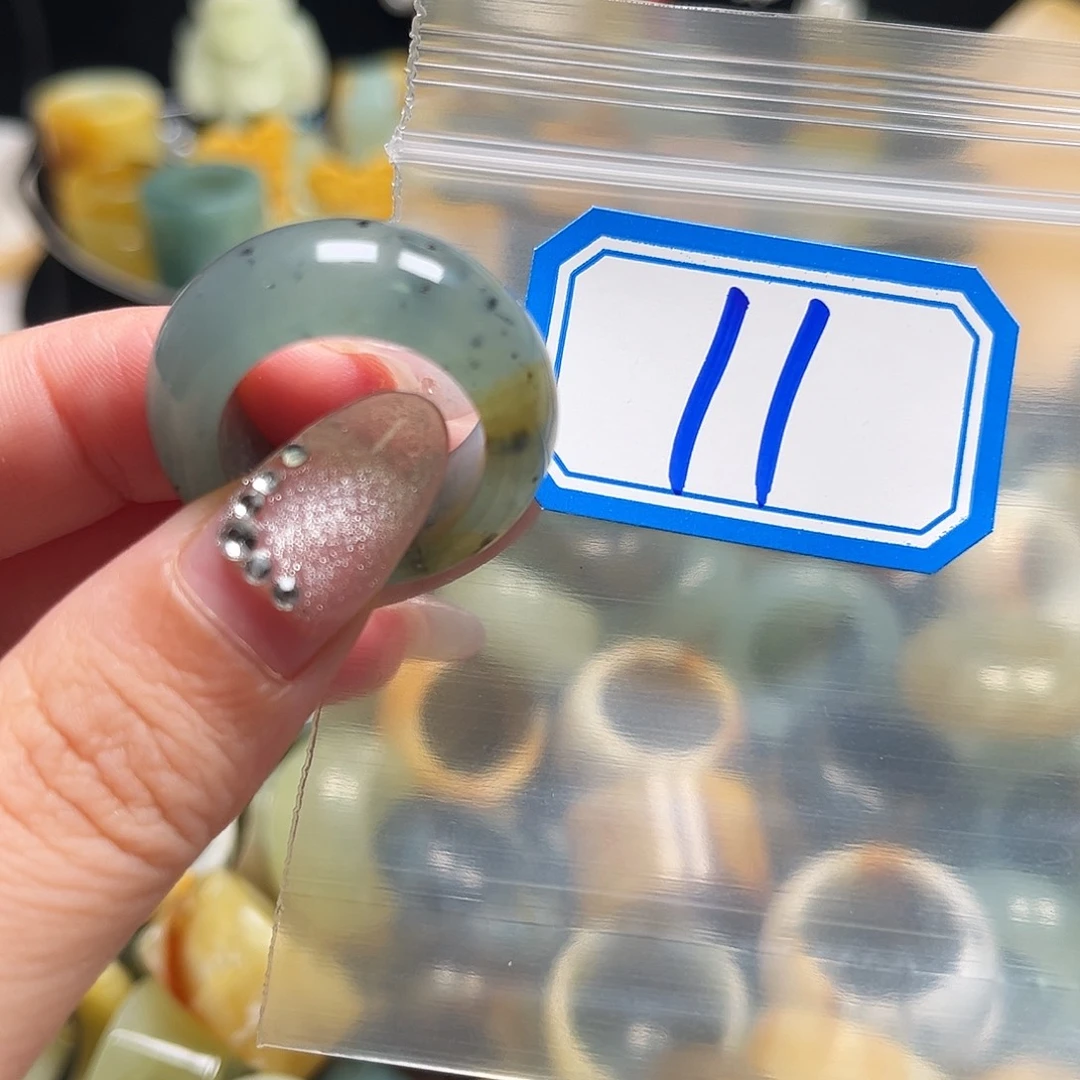 佛***1蛇纹石玉未镶嵌珠宝奇石