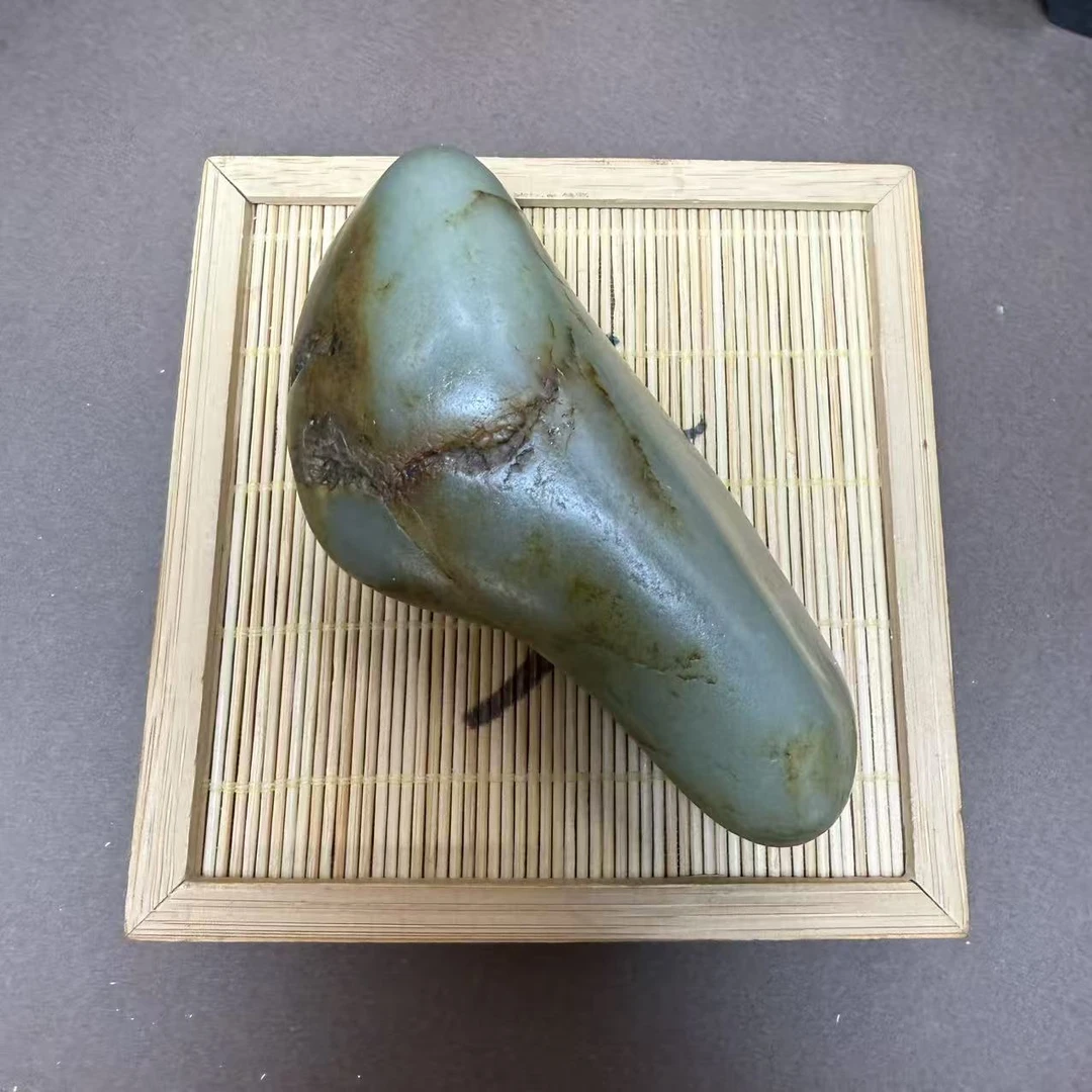 和田玉原石手把件1470