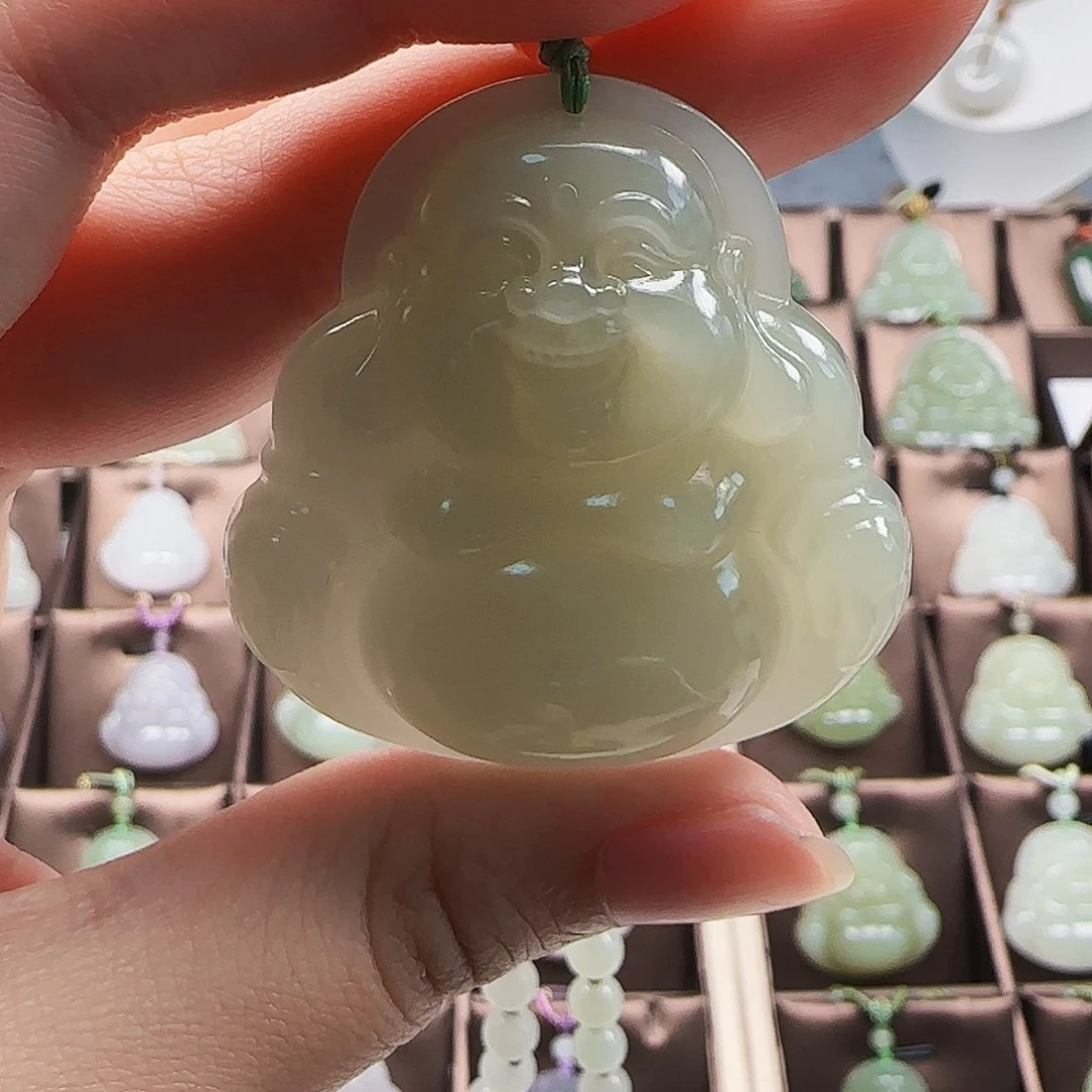 和田玉未镶嵌吊坠(赠链)