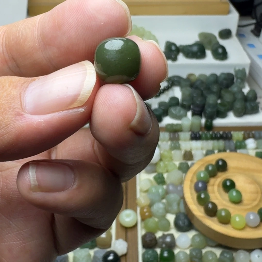 小***公和田玉未镶嵌珠宝半成品和田玉湖水绿老型10×10.9㎜