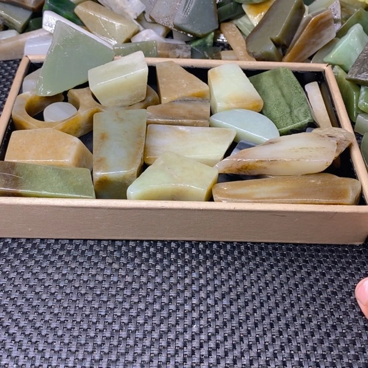 蛇纹石玉珠宝半成品未镶嵌