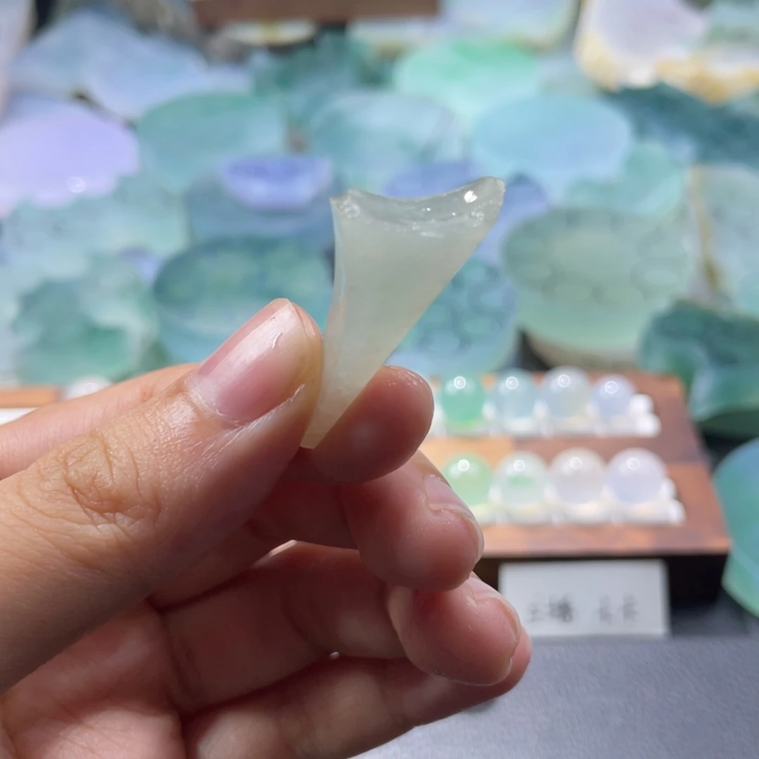 定制翡翠未镶嵌边角