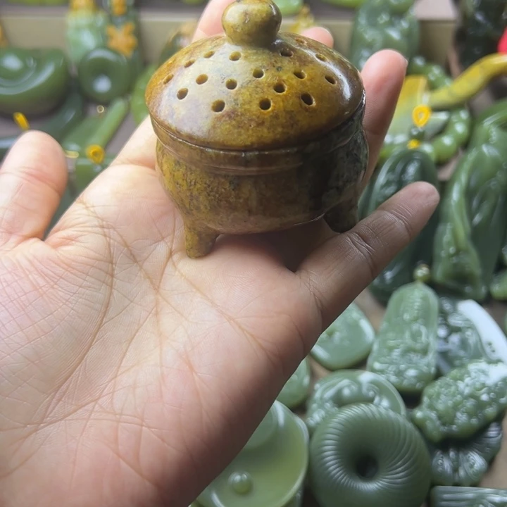 岫岩老玉（透闪石质玉）未镶嵌挂件