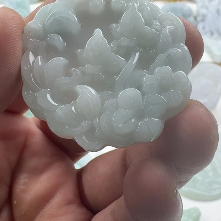 翡翠未镶嵌颈饰天然缅甸A货翡翠