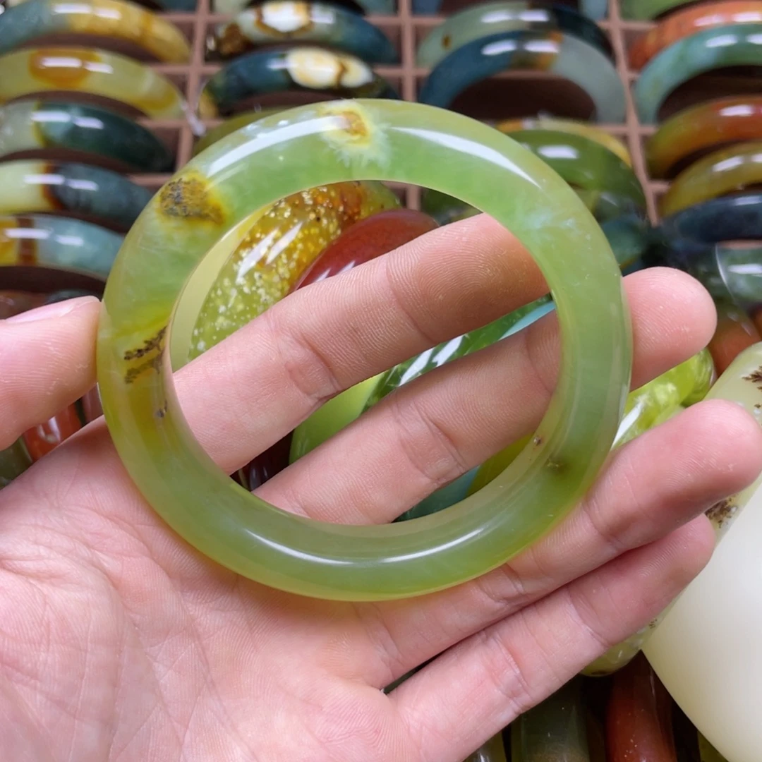 蛇纹石玉未镶嵌手镯