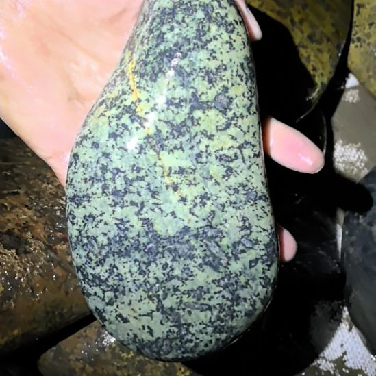 用***1木藏玉药王石原石手把件