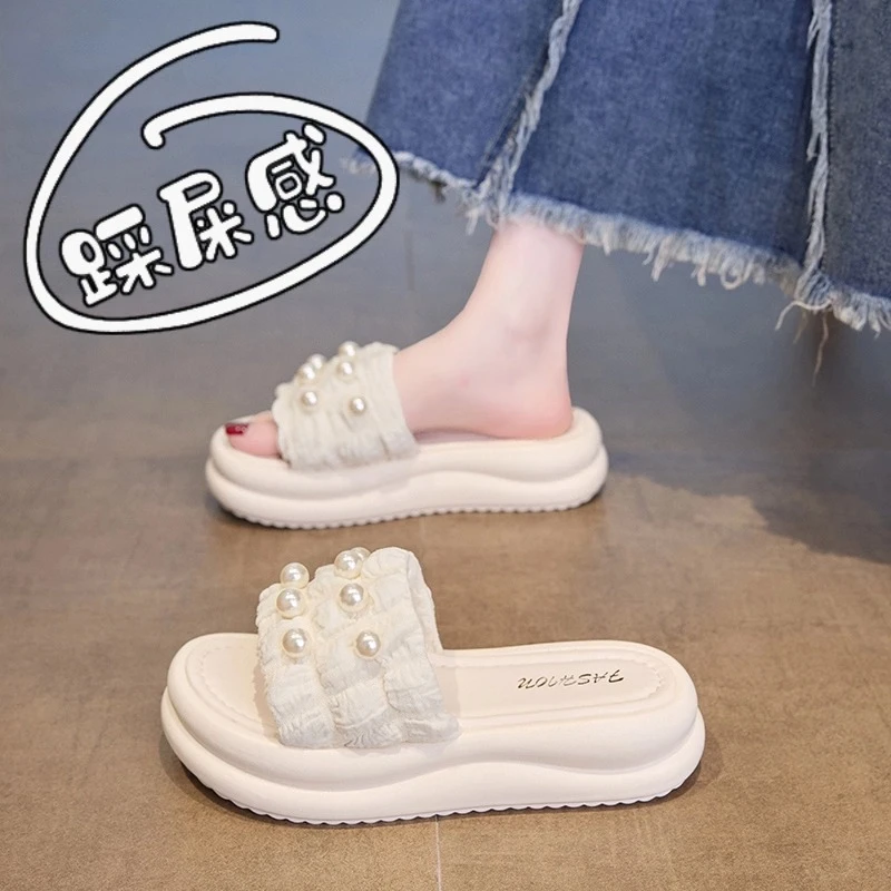 啄木鸟仙女风珍珠凉拖鞋女2025新款夏季外穿绝厚底一字拖沙滩凉鞋