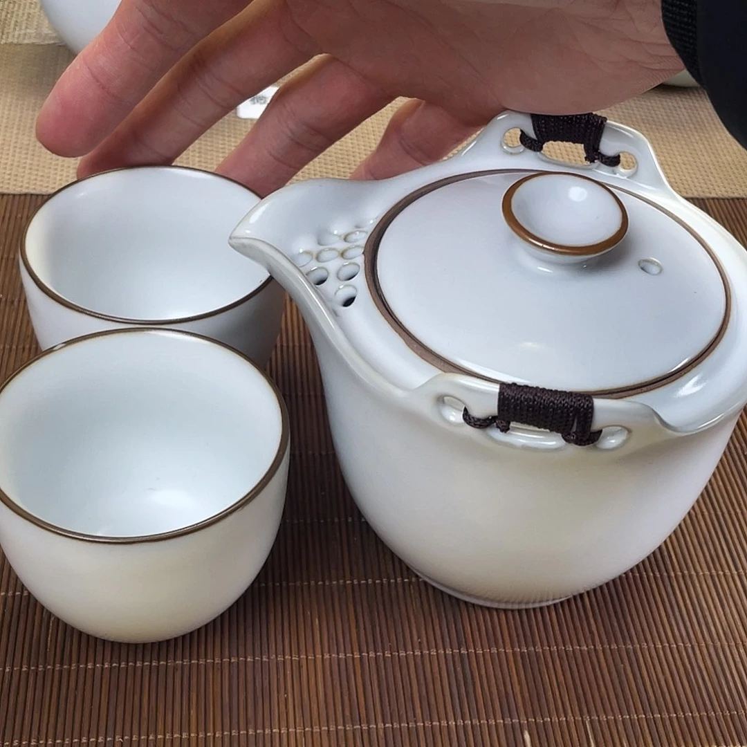 瓷片。。。。。。。。。。。。。。