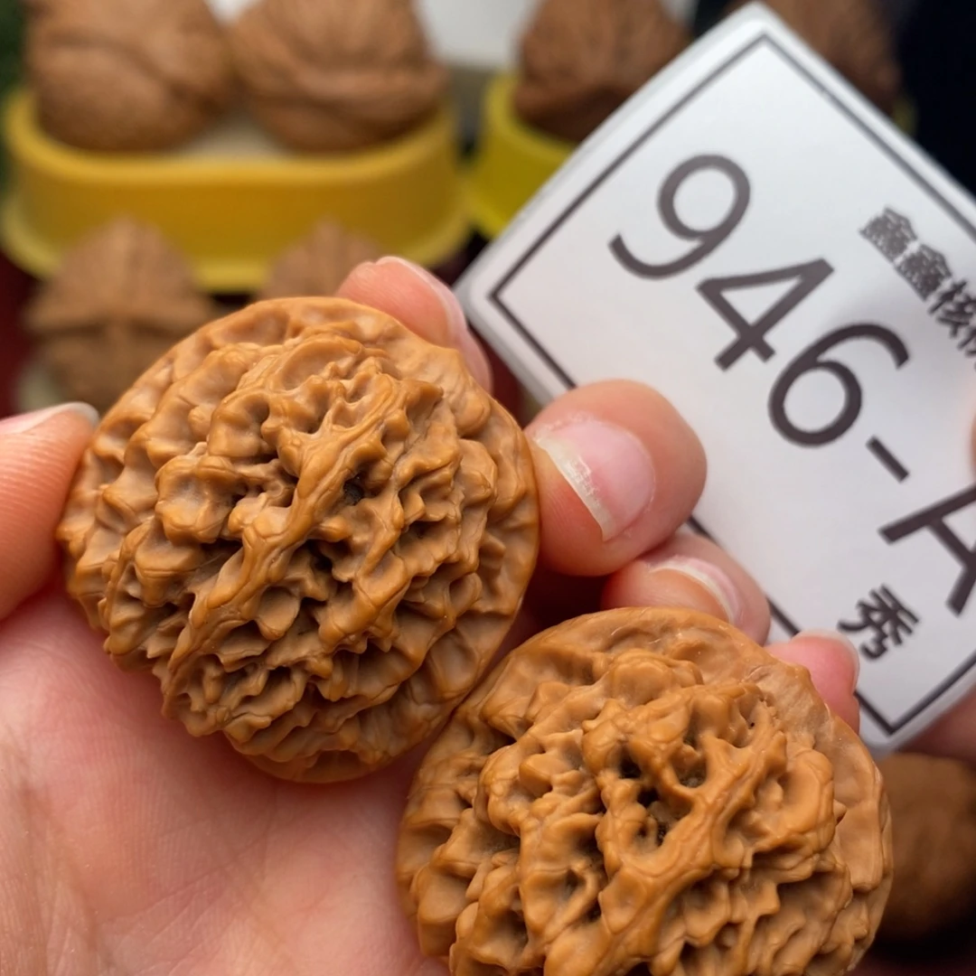 文玩核桃把件秦闷33……