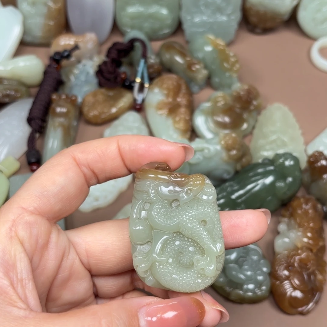 和田玉颈饰未镶嵌