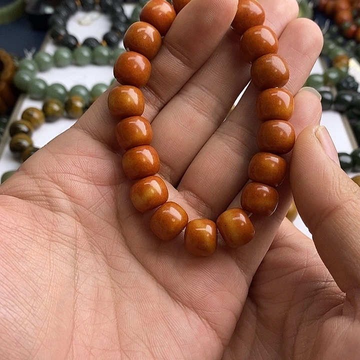 未镶嵌透闪石质玉珠宝奇石