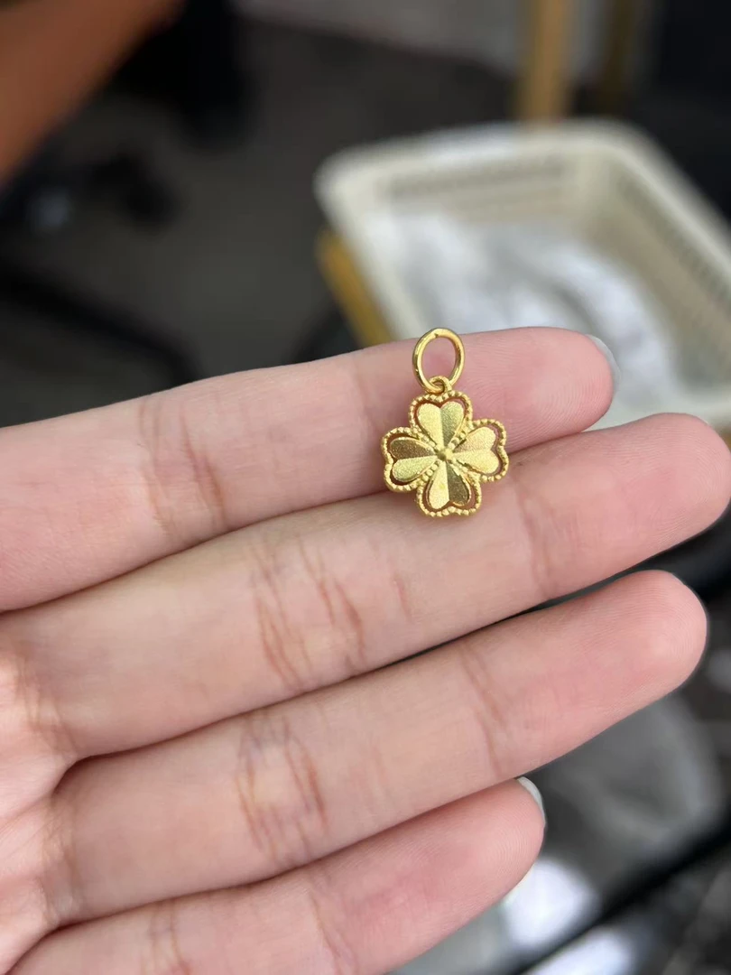 足金999 圆扣四花吊坠